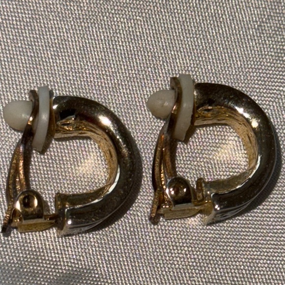 Vintage Elegant Black Enamel Gold & Rhinestone Half Hoops Clip Earrings - Picture 10 of 13